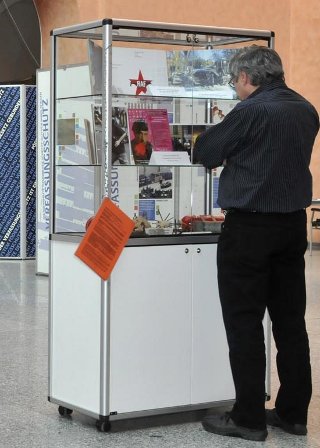 ausstellung_des_bundesamtes_fuer_verfassungsschutz_linksextremismus_320